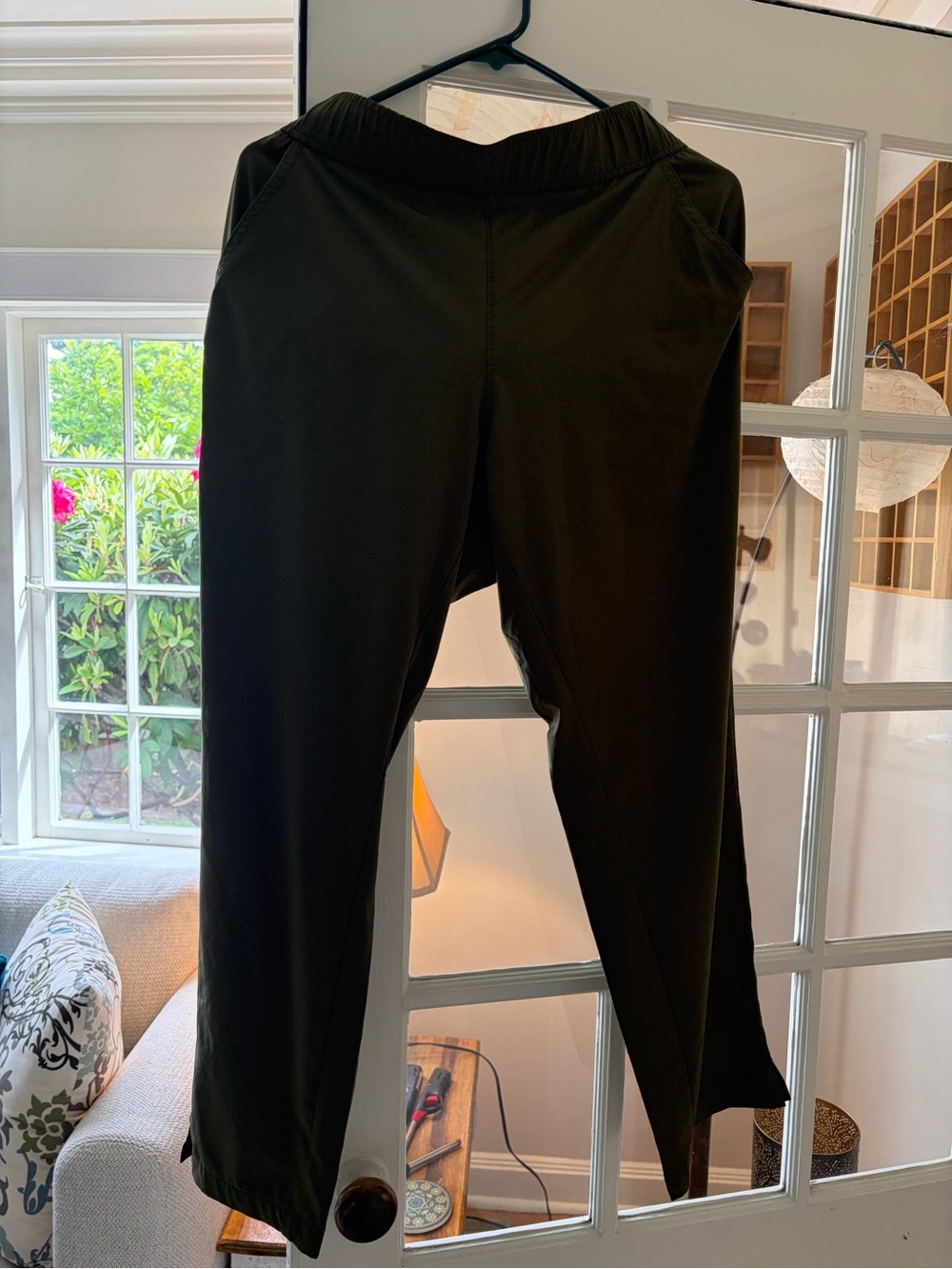 Eddie Bauer women’s hiking causal Performance Pants Large Green